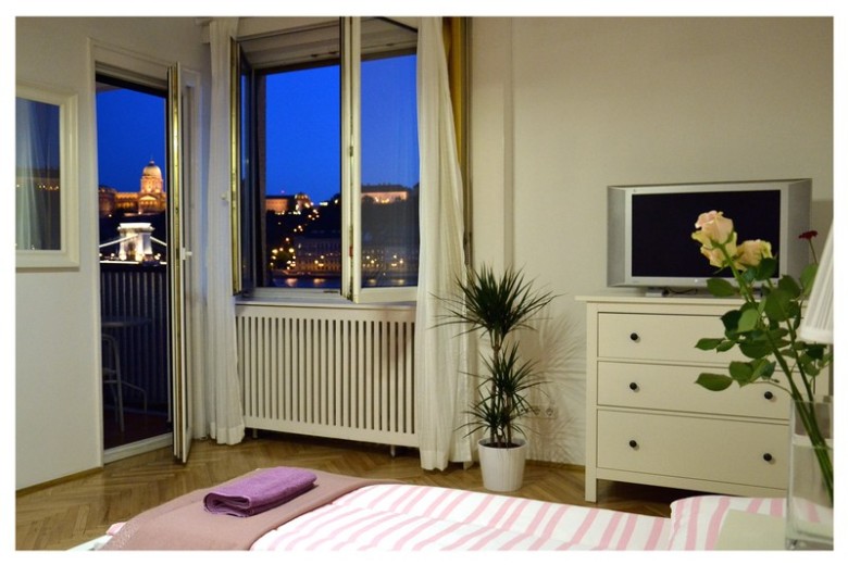 Budapest: See Our Queen apartment - 