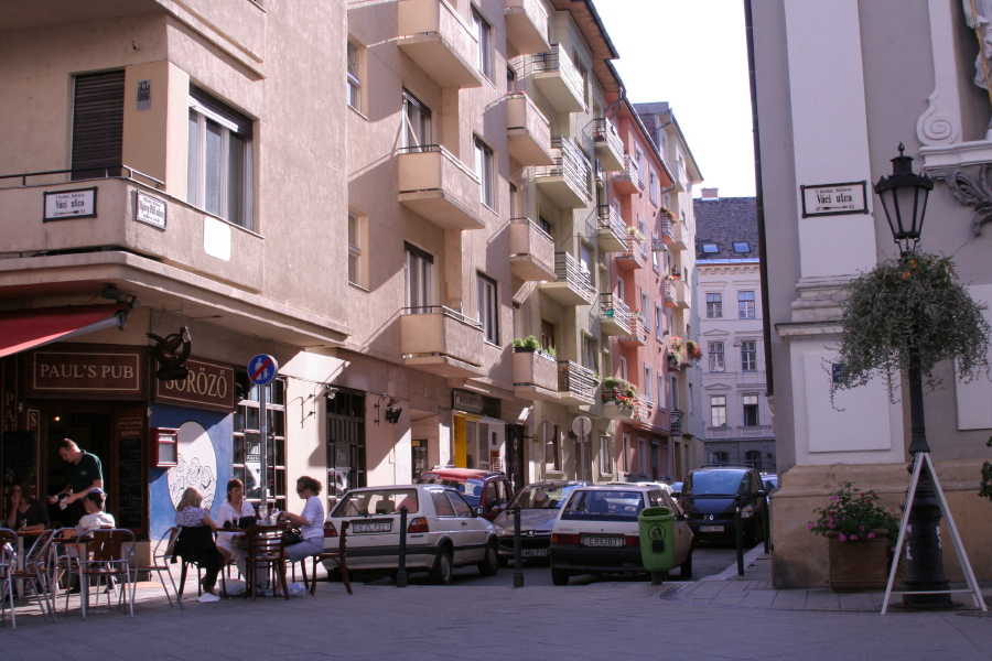 Váci utca apartment